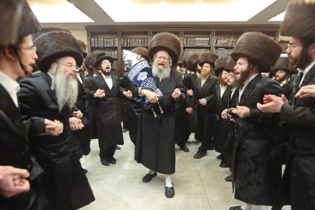 מעמד הכנסת ס"ת לבית הכנסת אהבת שלום ויז'ניץ בב"ש