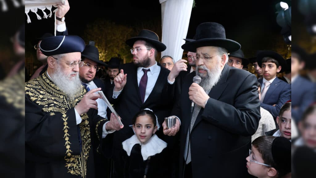 רבה של אור עקיבא השיא את בנו - רבים באו לברך