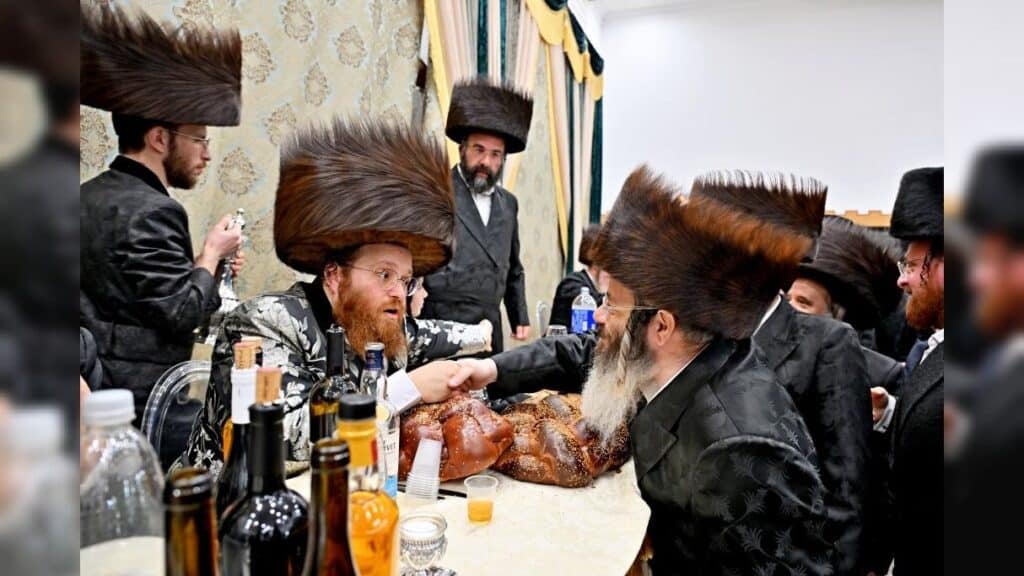 גלריה: שמחת הבר מצווה לבנו יחידו של האדמו"ר מנעשכיז