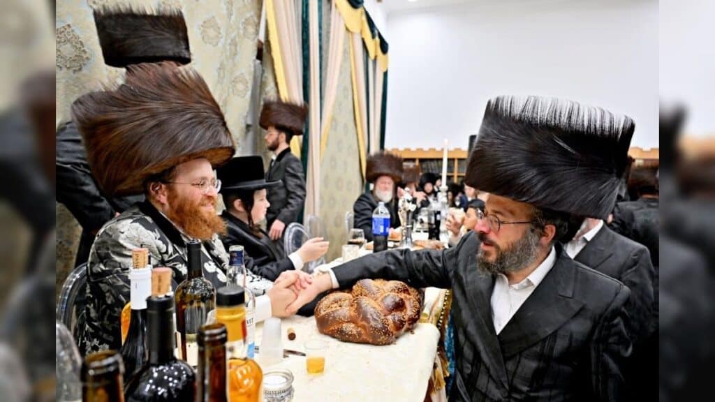 גלריה: שמחת הבר מצווה לבנו יחידו של האדמו"ר מנעשכיז