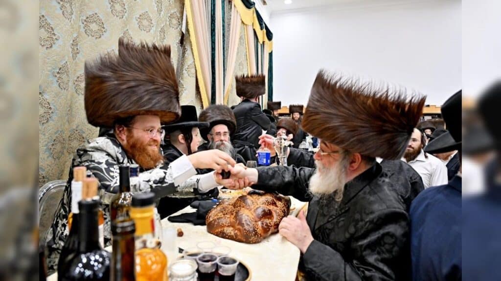 גלריה: שמחת הבר מצווה לבנו יחידו של האדמו"ר מנעשכיז