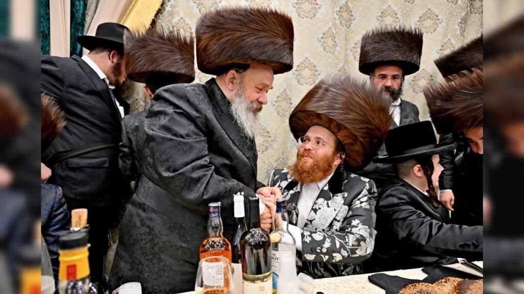 גלריה: שמחת הבר מצווה לבנו יחידו של האדמו"ר מנעשכיז