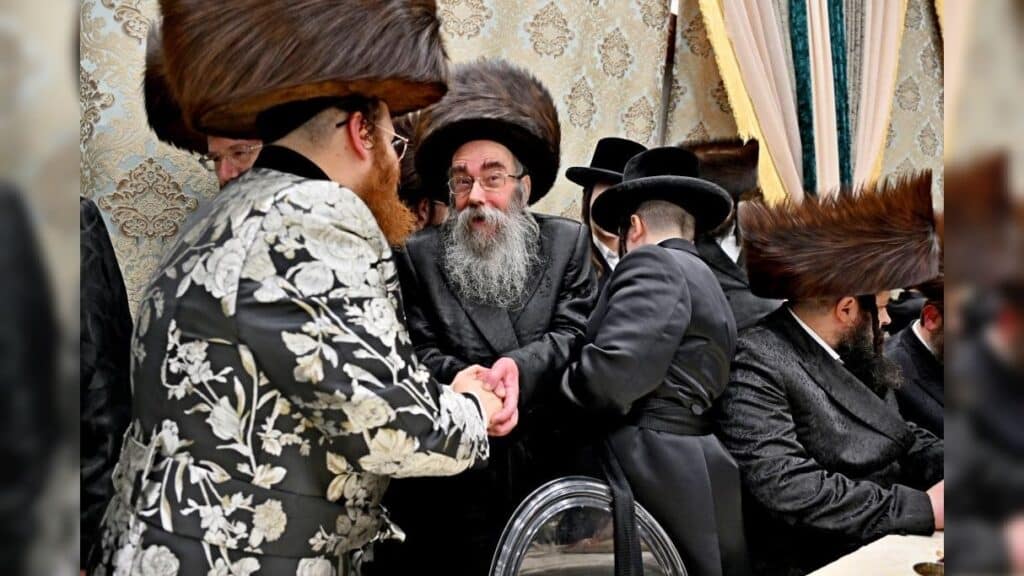 גלריה: שמחת הבר מצווה לבנו יחידו של האדמו"ר מנעשכיז