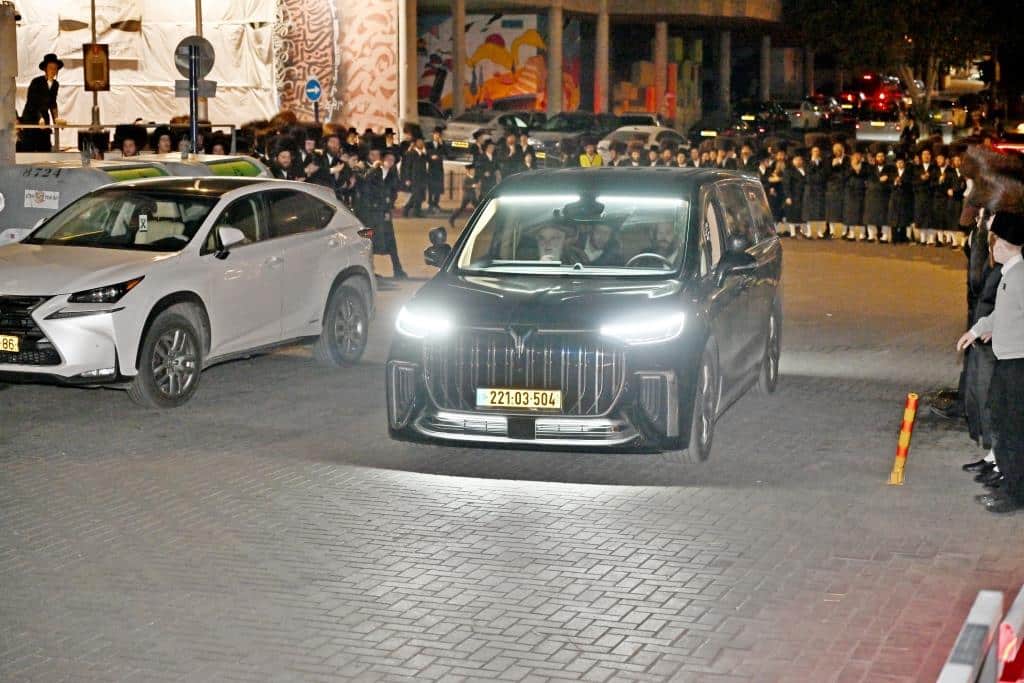 גלריה: אלפי חסידי ויז'ניץ התאחדו באילת בשבת היסטורית