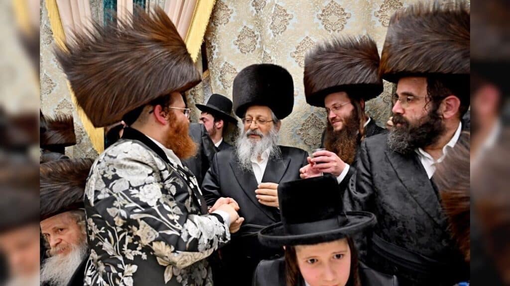 גלריה: שמחת הבר מצווה לבנו יחידו של האדמו"ר מנעשכיז