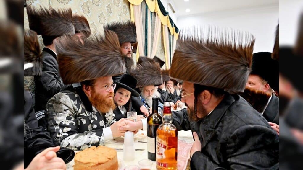 גלריה: שמחת הבר מצווה לבנו יחידו של האדמו"ר מנעשכיז