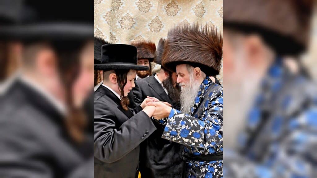 גלריה: שמחת הבר מצווה לבנו יחידו של האדמו"ר מנעשכיז