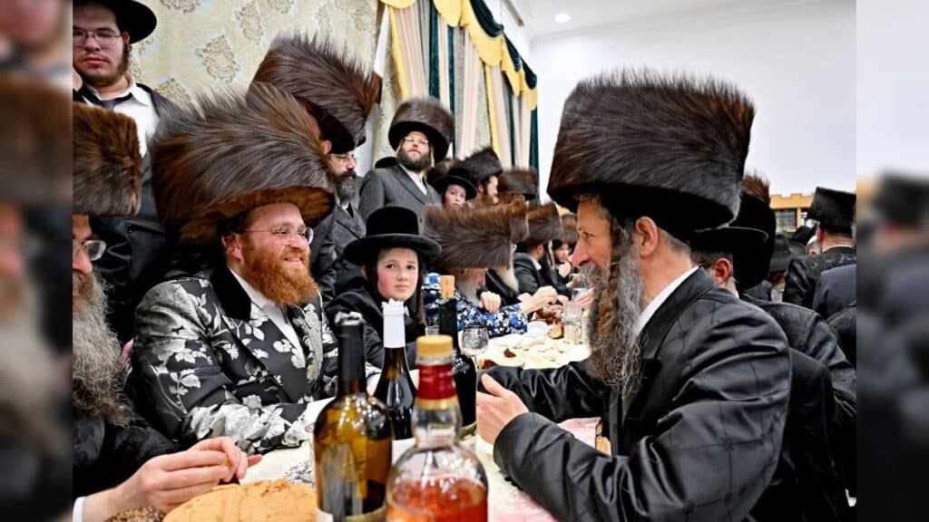 גלריה: שמחת הבר מצווה לבנו יחידו של האדמו"ר מנעשכיז