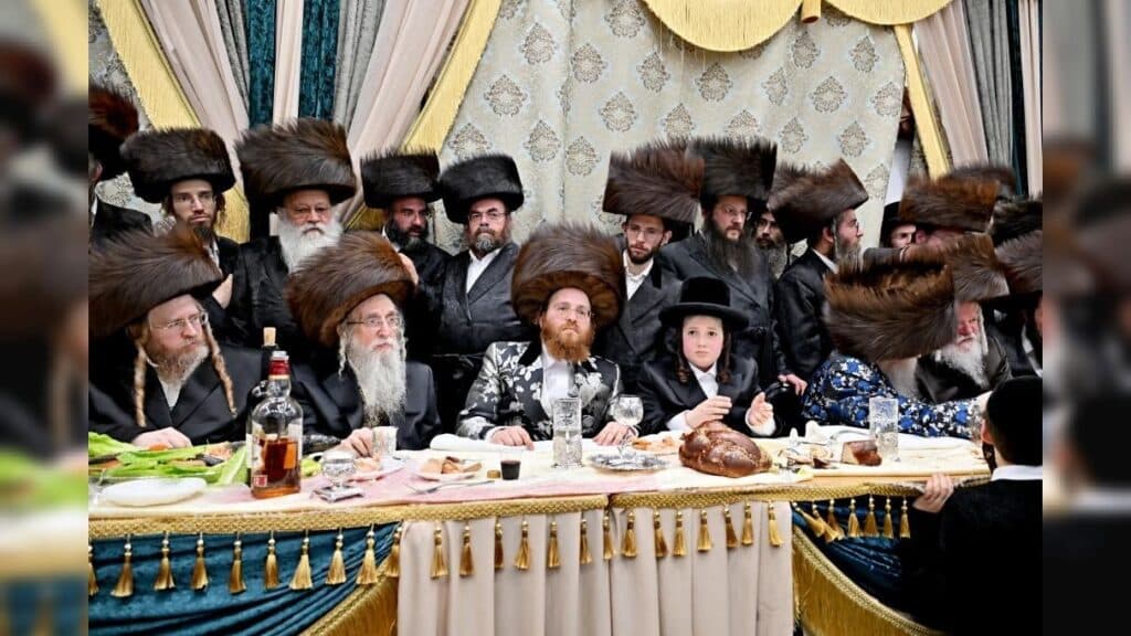 גלריה: שמחת הבר מצווה לבנו יחידו של האדמו"ר מנעשכיז