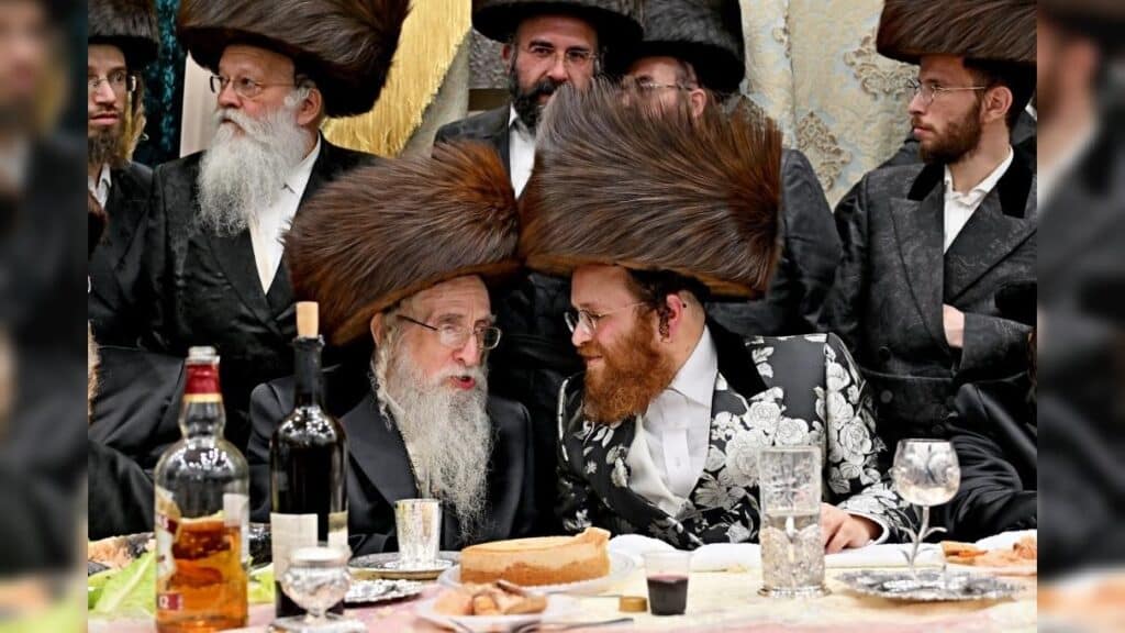 גלריה: שמחת הבר מצווה לבנו יחידו של האדמו"ר מנעשכיז