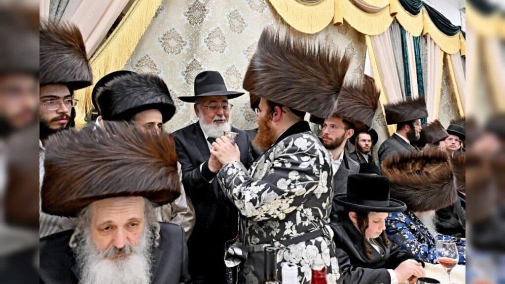 גלריה: שמחת הבר מצווה לבנו יחידו של האדמו"ר מנעשכיז