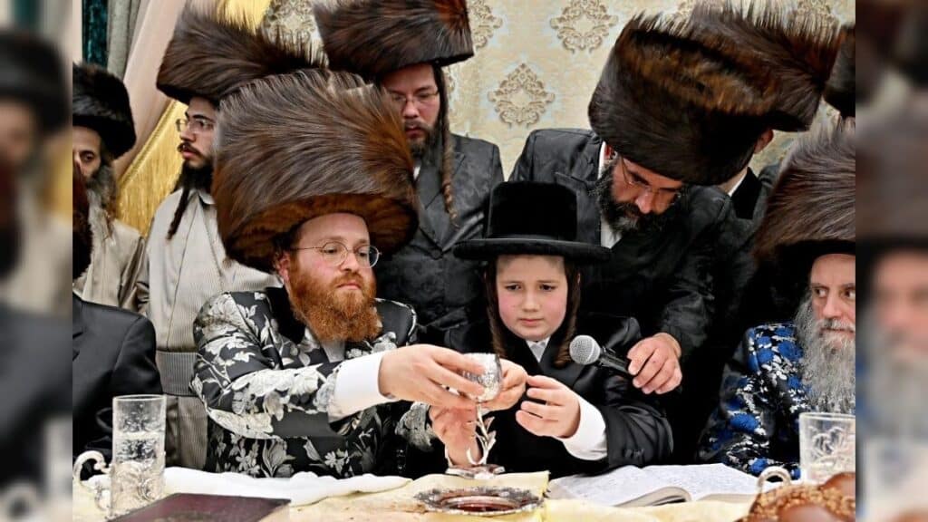 גלריה: שמחת הבר מצווה לבנו יחידו של האדמו"ר מנעשכיז