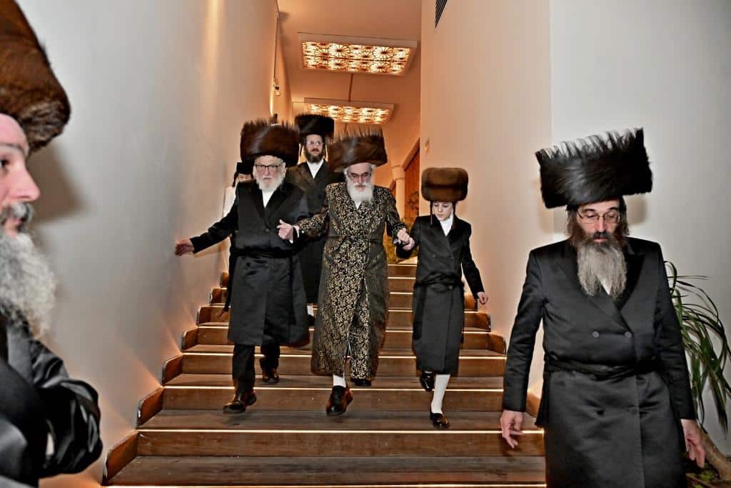 גלריה: אלפי חסידי ויז'ניץ התאחדו באילת בשבת היסטורית