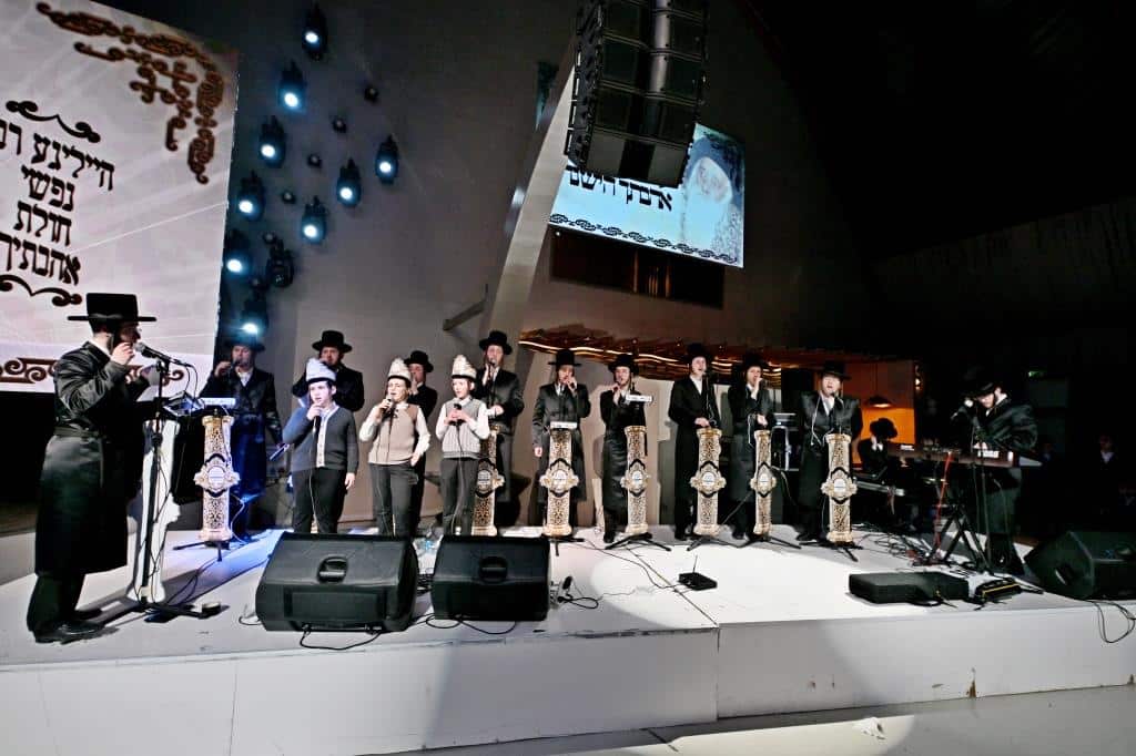 גלריה: אלפי חסידי ויז'ניץ התאחדו באילת בשבת היסטורית