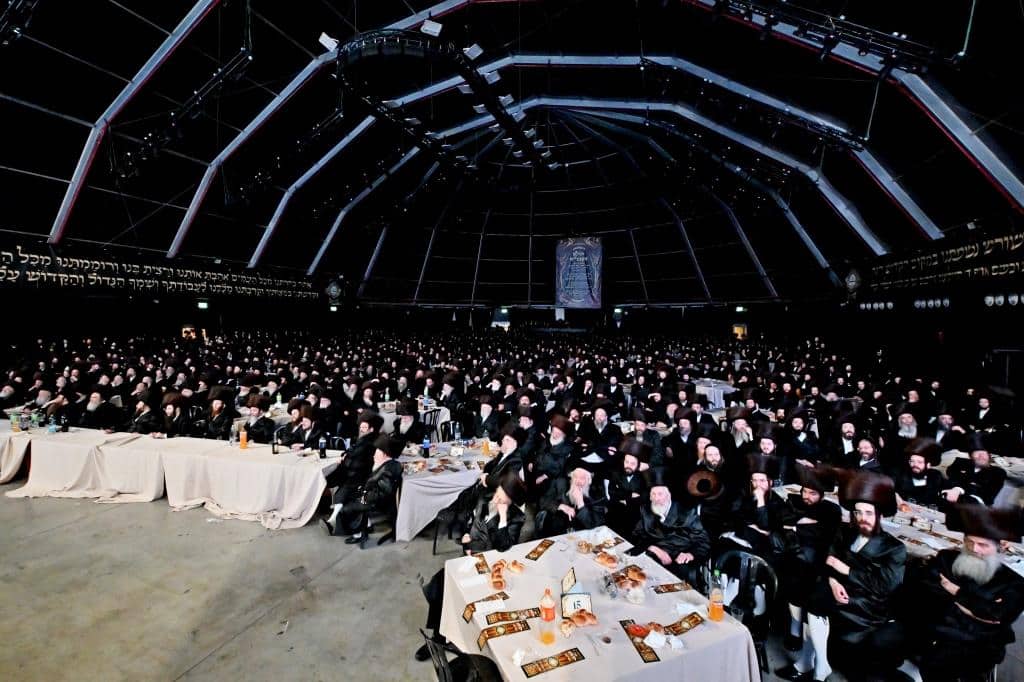 גלריה: אלפי חסידי ויז'ניץ התאחדו באילת בשבת היסטורית