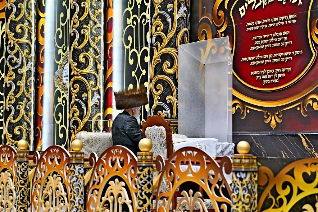 גלריה: אלפי חסידי ויז'ניץ התאחדו באילת בשבת היסטורית