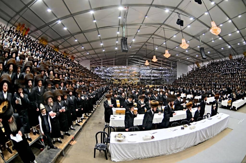 גלריה: אלפי חסידי ויז'ניץ התאחדו באילת בשבת היסטורית