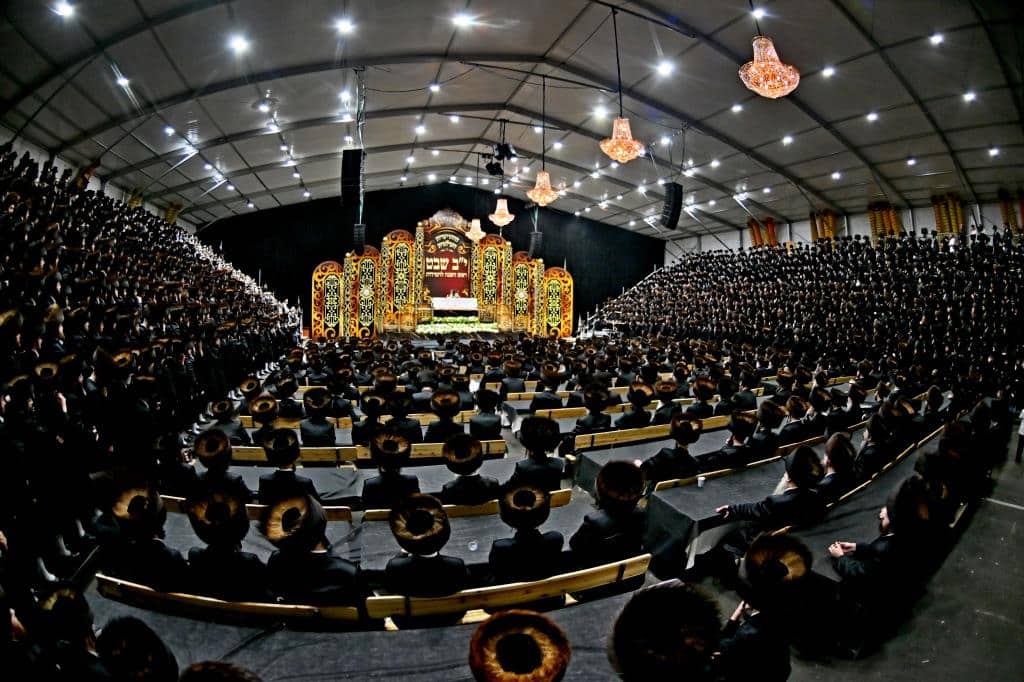 גלריה: אלפי חסידי ויז'ניץ התאחדו באילת בשבת היסטורית