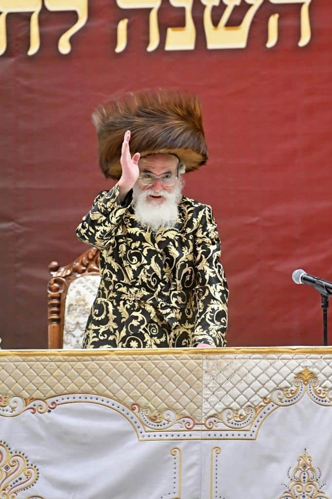 גלריה: אלפי חסידי ויז'ניץ התאחדו באילת בשבת היסטורית