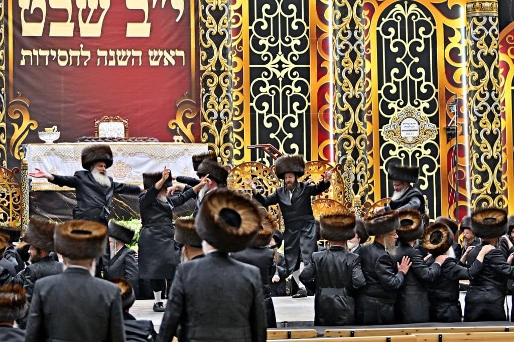 גלריה: אלפי חסידי ויז'ניץ התאחדו באילת בשבת היסטורית