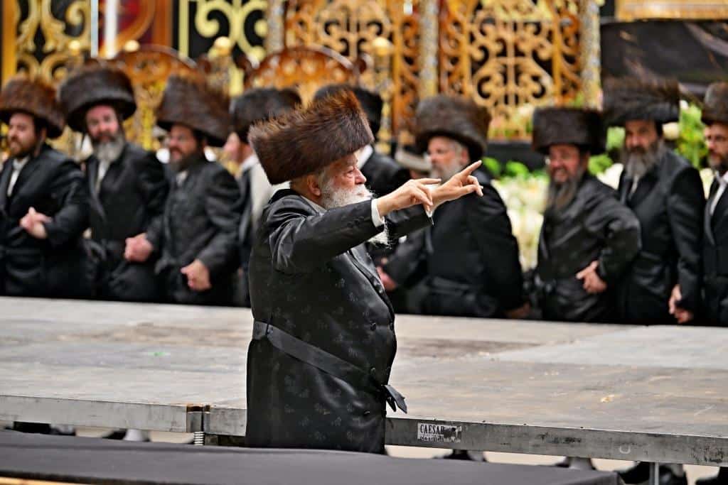 גלריה: אלפי חסידי ויז'ניץ התאחדו באילת בשבת היסטורית