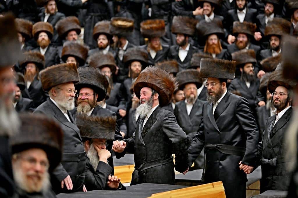 גלריה: אלפי חסידי ויז'ניץ התאחדו באילת בשבת היסטורית