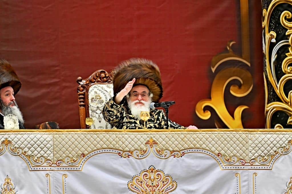 גלריה: אלפי חסידי ויז'ניץ התאחדו באילת בשבת היסטורית