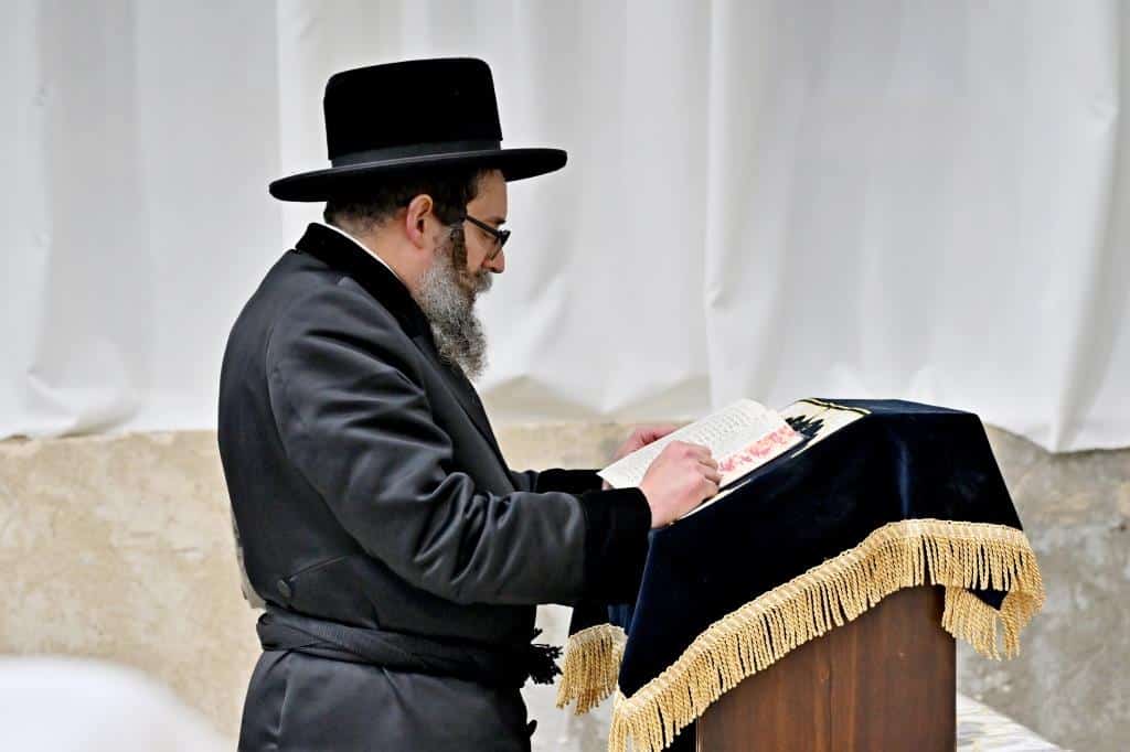 גלריה: האדמו"ר מסקולען מסר שיחת חיזוק בקהילת ספינקא