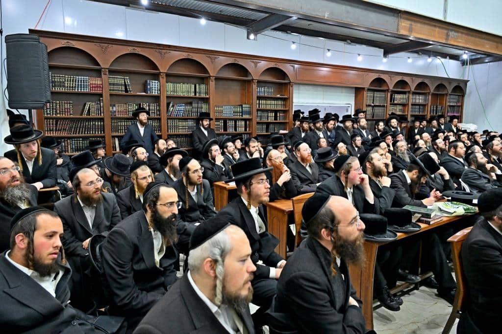 גלריה: האדמו"ר מסקולען מסר שיחת חיזוק בקהילת ספינקא