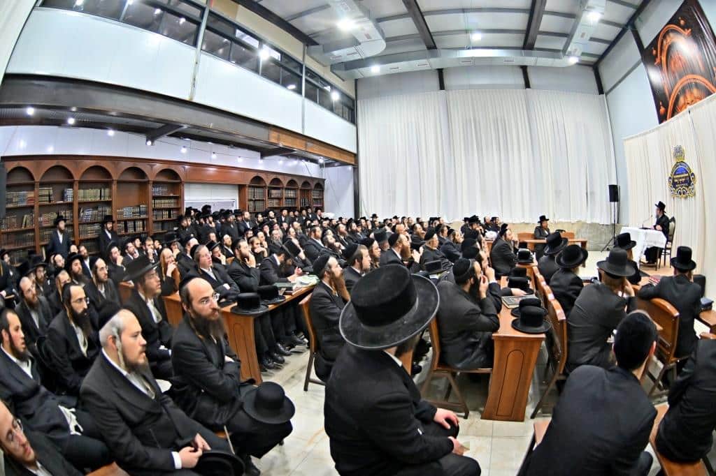 גלריה: האדמו"ר מסקולען מסר שיחת חיזוק בקהילת ספינקא