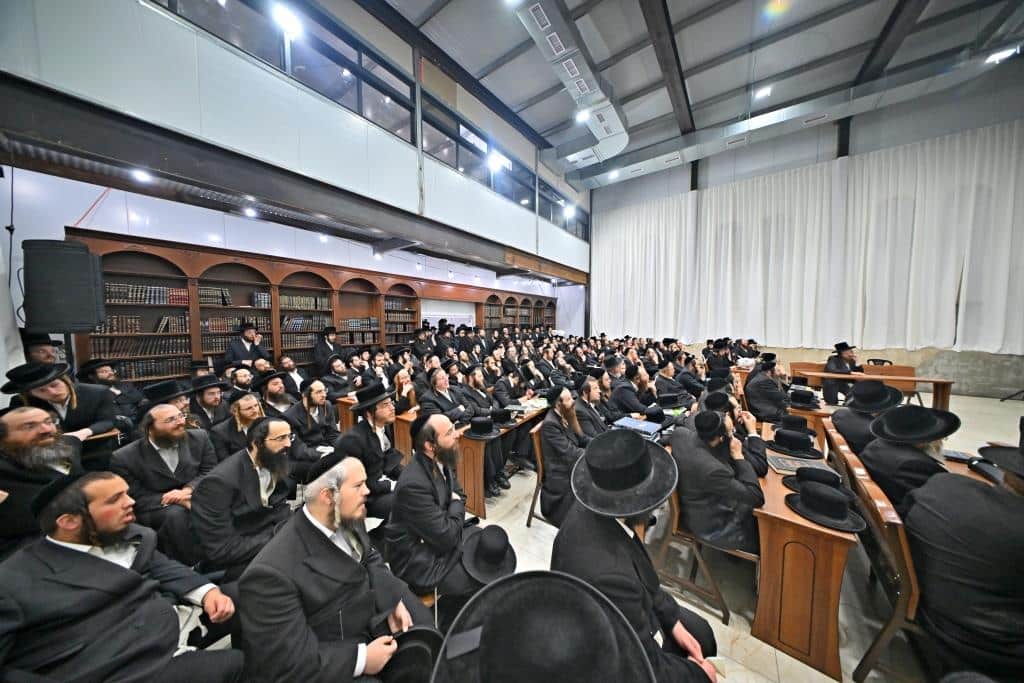 גלריה: האדמו"ר מסקולען מסר שיחת חיזוק בקהילת ספינקא