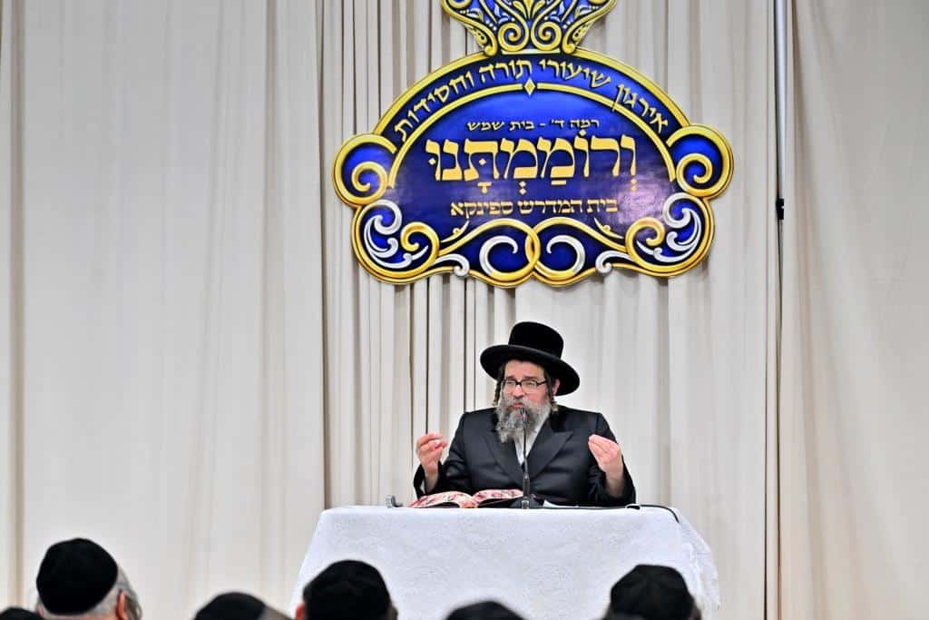 גלריה: האדמו"ר מסקולען מסר שיחת חיזוק בקהילת ספינקא