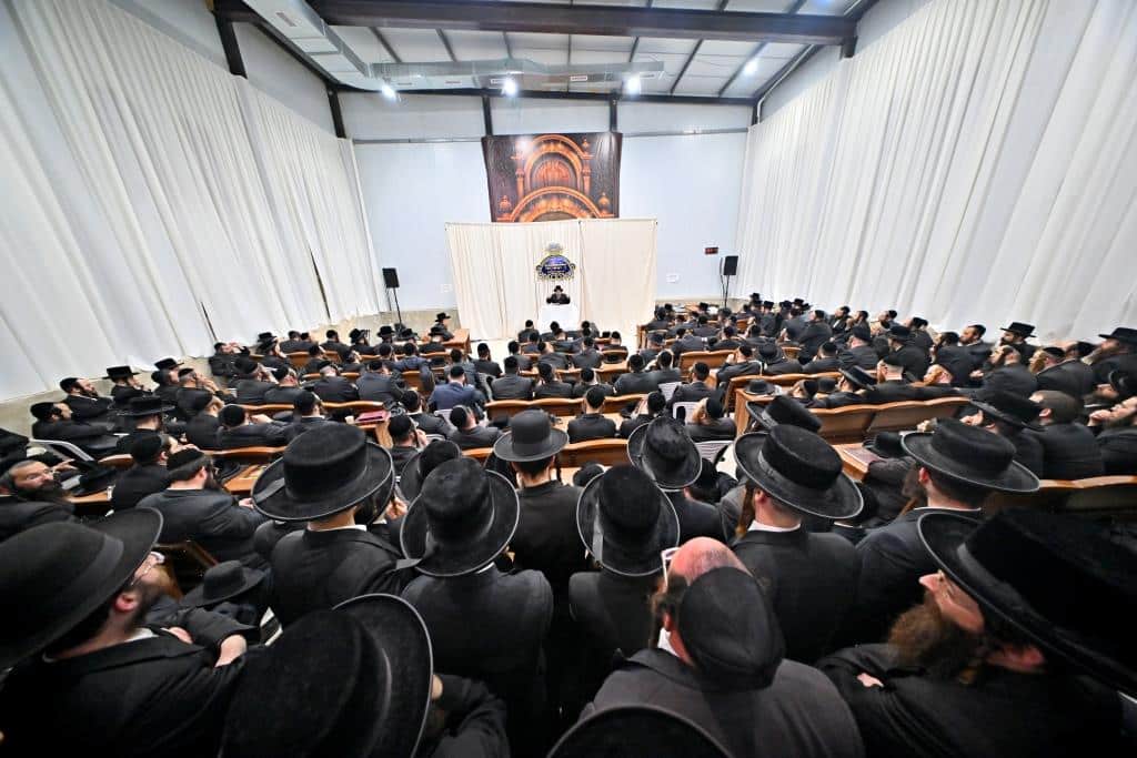 גלריה: האדמו"ר מסקולען מסר שיחת חיזוק בקהילת ספינקא