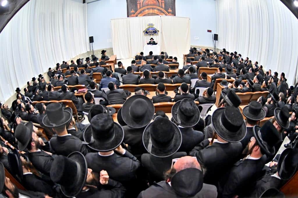 גלריה: האדמו"ר מסקולען מסר שיחת חיזוק בקהילת ספינקא