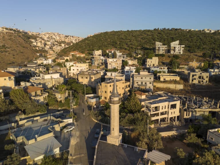 נחשף: התכנית להלבנת אלפי עבירות בניה באום אל פאחם