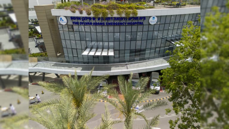 מחשש לקריסת תשתיות – פונו אגפים בבניין מרפאות החוץ