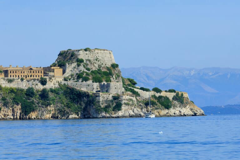 126 שנות מאסר: העונש המטלטל לקצין הבכיר מאמ"ן