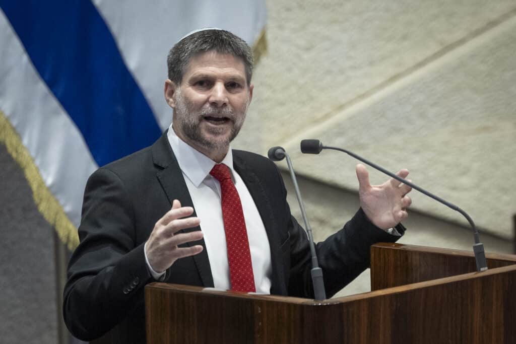 הסימנים בשטח ושאלת המיליון שמעסיקה מדינה שלמה