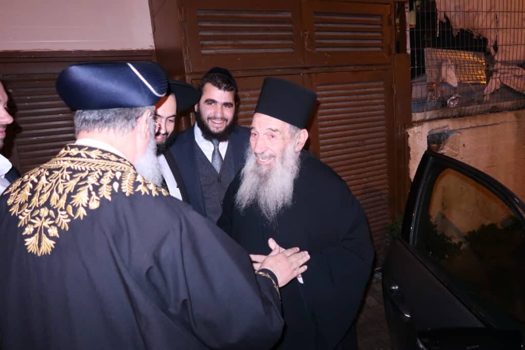 גדולי רבני ספרד בשמחת החתונה לנכד רב העיר בני ברק