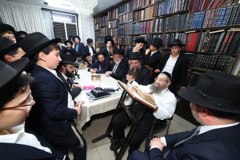 המסר המרתק של הגר"מ בן שמעון לתלמידים מתל ציון