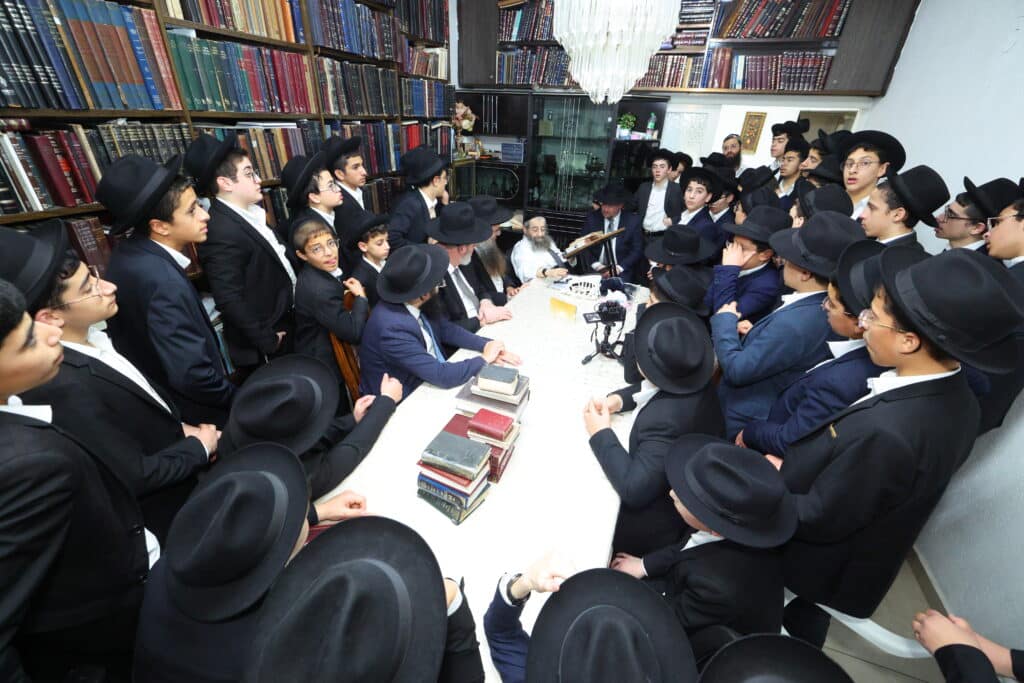 המסר המרתק של הגר"מ בן שמעון לתלמידים מתל ציון