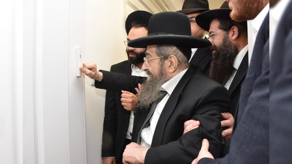 במעמד רבנים ופוסקי הוראה נחנכה לשכת רבה של בני ברק הגר״מ בן שמעון שליט״א