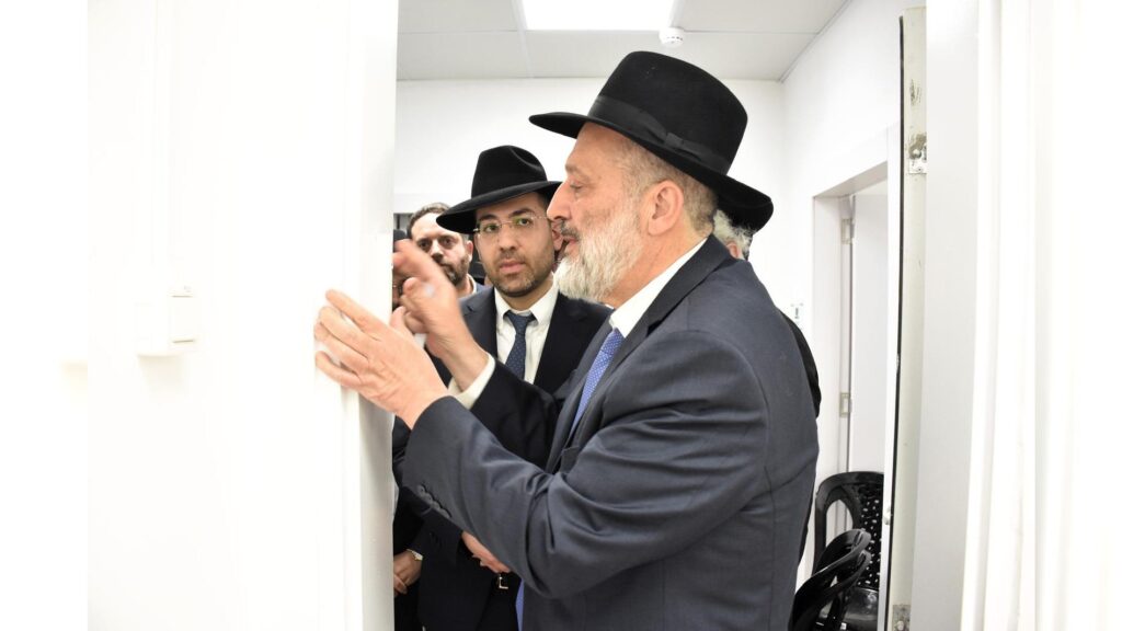 במעמד רבנים ופוסקי הוראה נחנכה לשכת רבה של בני ברק הגר״מ בן שמעון שליט״א