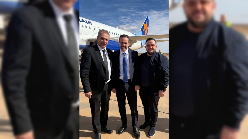 איצקוביץ': חגיגה בלב חלקת הקבורה והזמר שהתפוצץ מצחוק