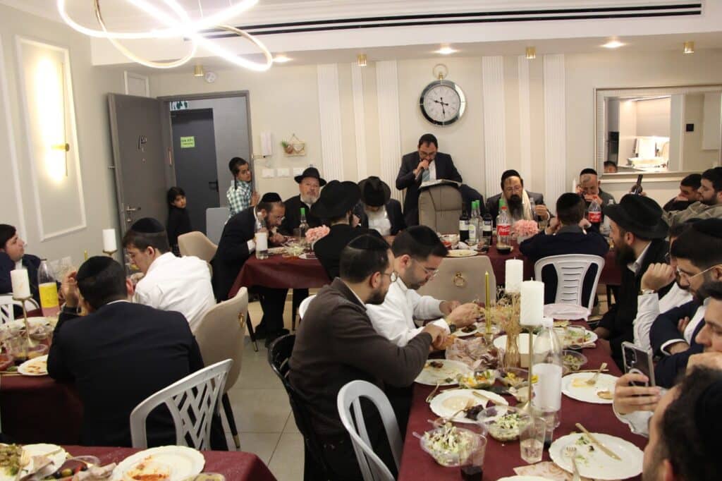 שולחן ט"ו בשבט של הגרש"מ עמאר והגר"ד יוסף