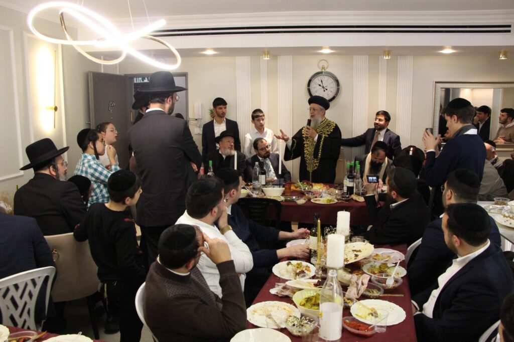 שולחן ט"ו בשבט של הגרש"מ עמאר והגר"ד יוסף