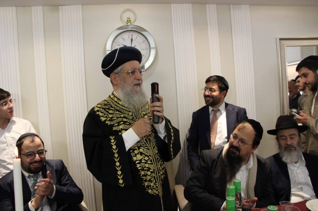 שולחן ט"ו בשבט של הגרש"מ עמאר והגר"ד יוסף