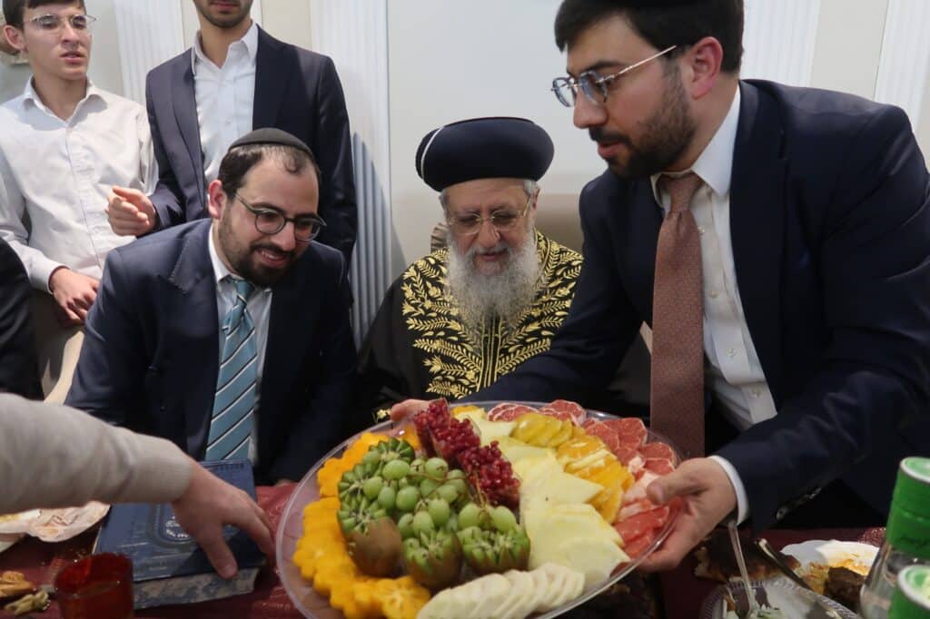 שולחן ט"ו בשבט של הגרש"מ עמאר והגר"ד יוסף