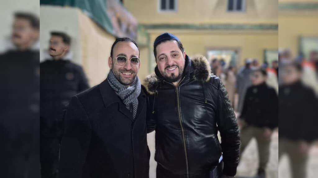 איצקוביץ': חגיגה בלב חלקת הקבורה והזמר שהתפוצץ מצחוק