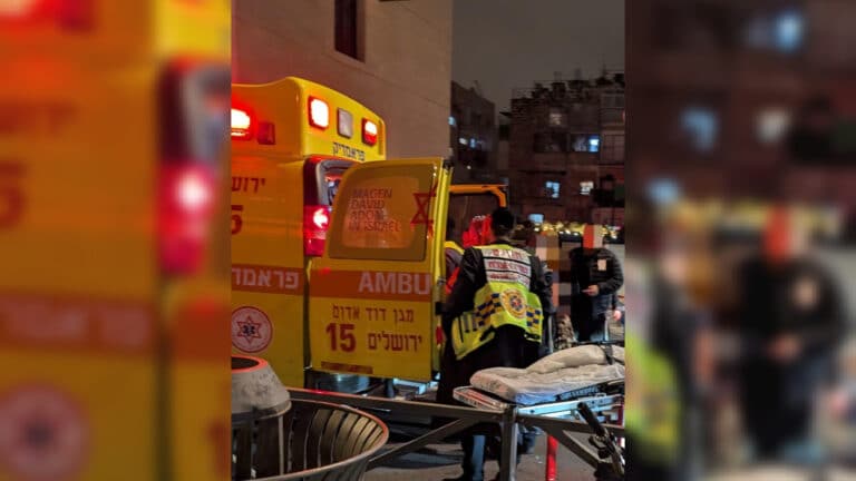 ירושלים: הולכת רגל נפגעה קשה מאמבולנס ברחוב ירמיהו